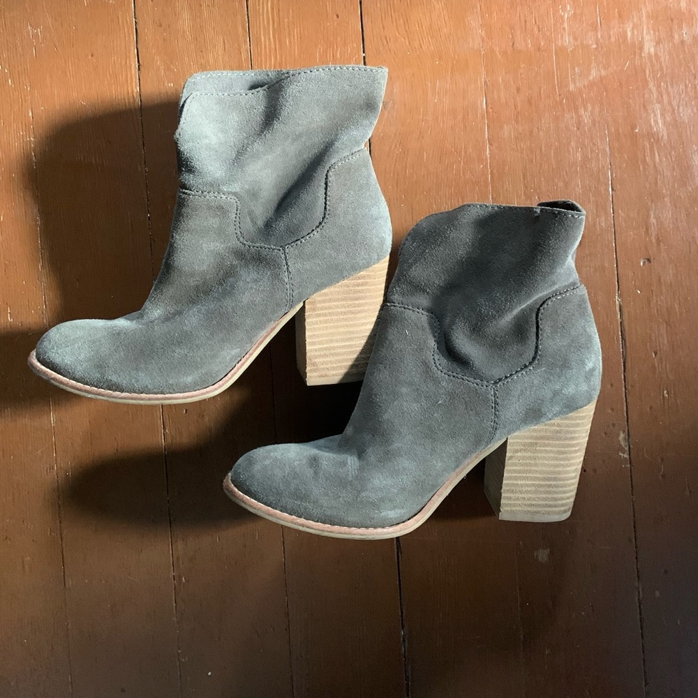 GRAY 🤍CHUNKY HEELS